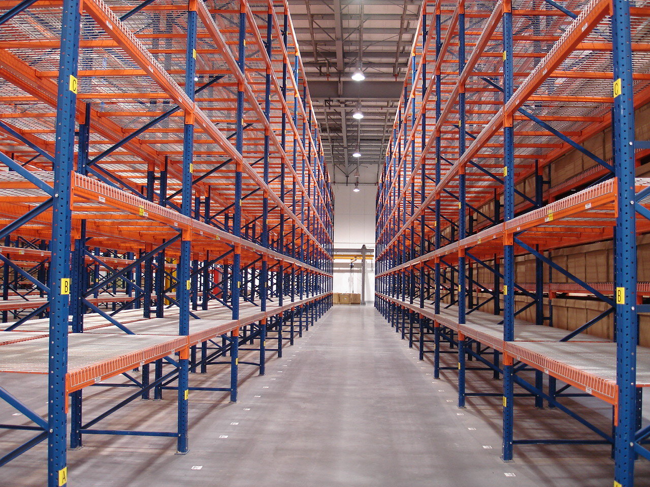 warehouse pallet racking