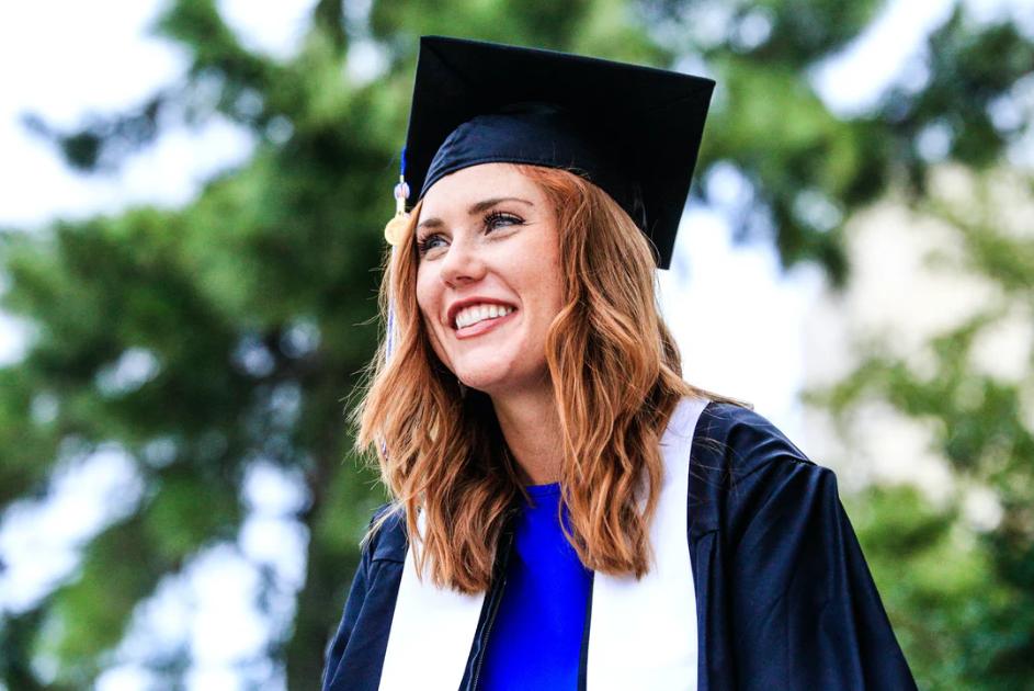 graduation outfit for women